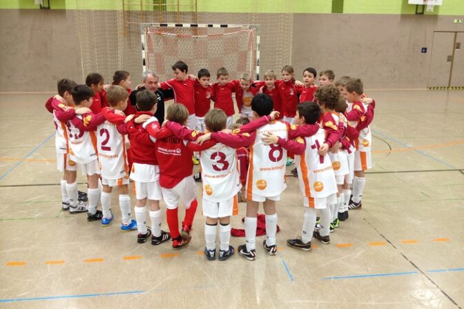 F-Jugend beim eigenen Turnier 3. und 8. Platz