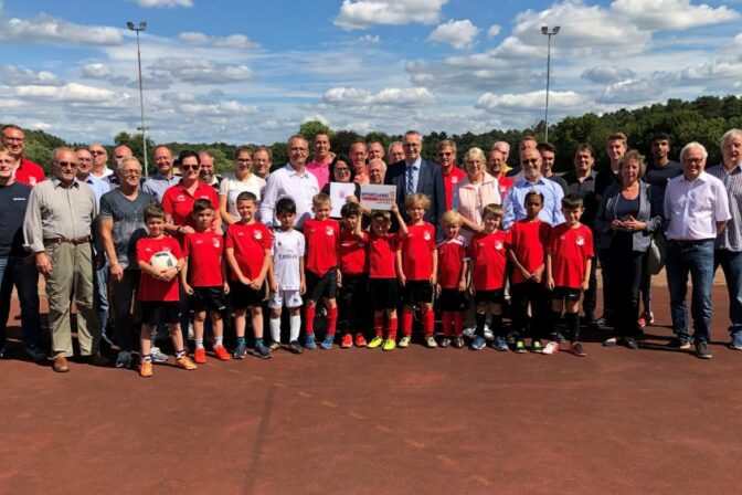 Land Hessen übergibt Förderbescheid