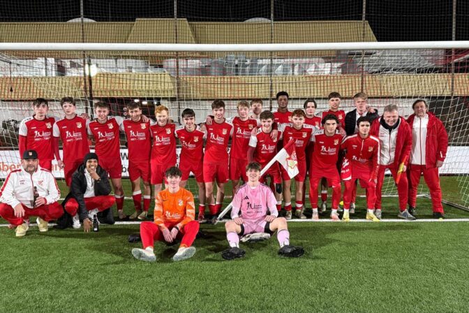 Flutlicht, Gänsehaut und ein Pokalabend für die Vereinsgeschichte